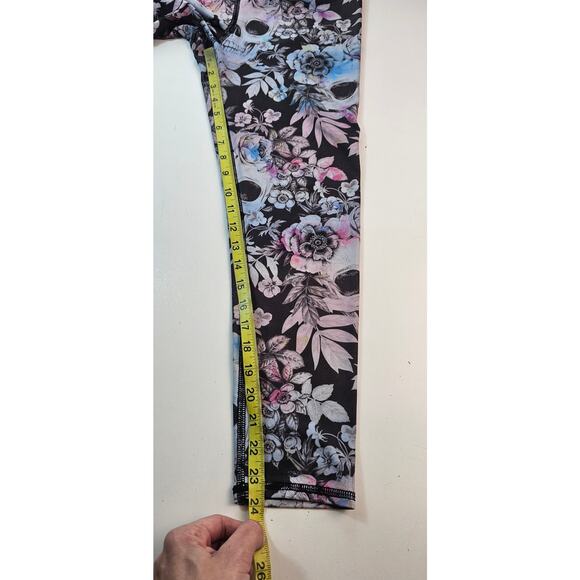 Evolution and Creation Sofia Sugar Skulls floral crop athletic leggings M thrash - Picture 6 of 7